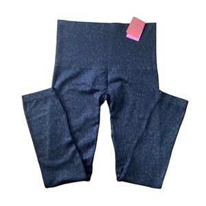 Spanx Seamless Black Leopard Print Slimming Ankle Length Leggings